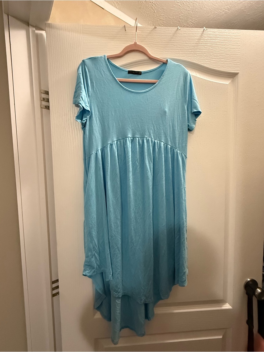 Relaxed Light Blue Short-Sleeve Tunic with Gathered Waist
